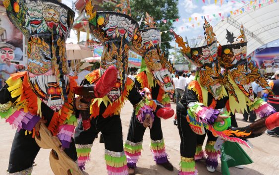 Fin.タイの奇祭『ピーターコン祭り』とチェンカーンの旅