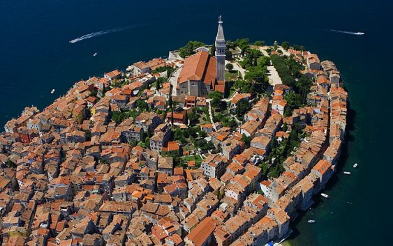 2023年06月22日発6つの世界遺産を巡り、 美しい海に魅せられるクロアチア周遊とフヴァル島の旅 12日間